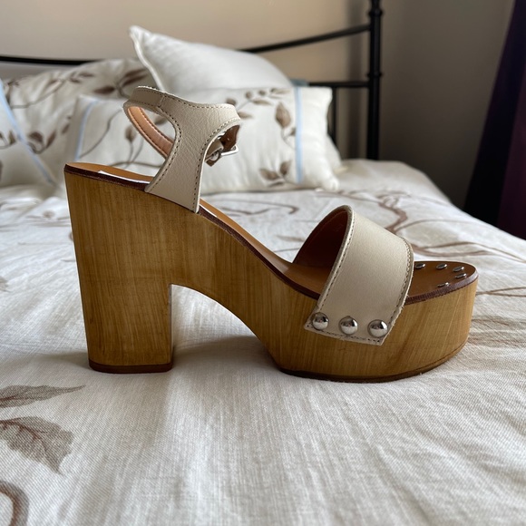 Steve Madden Shoes - Steve Madden sandal .